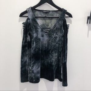 Rock & Republic Top With Cutout Sleeve